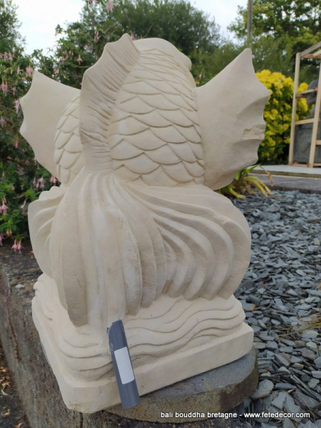 Fontaine poisson sculpté sur pierre Palimanan