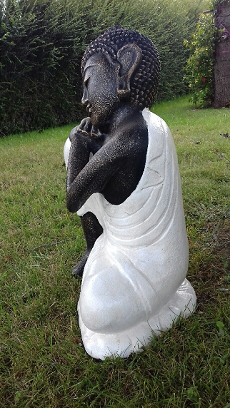 Bouddha penseur tunique blanche H60cm