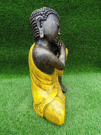 Bouddha penseur tunique jaune