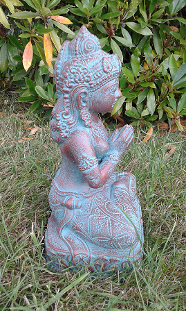 Statuette Déesse Dewi vert nuance