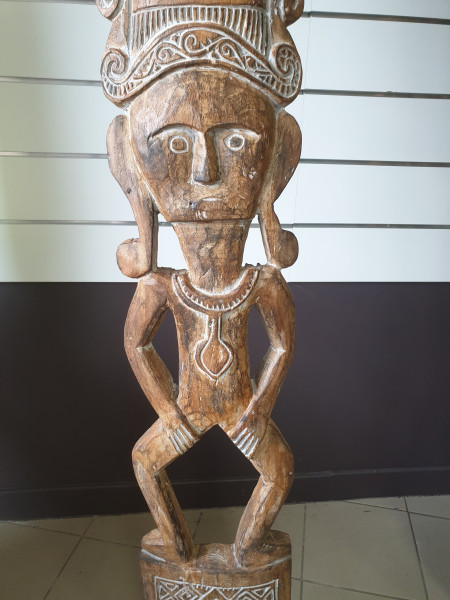 Sculpture bois totem Bornéo
