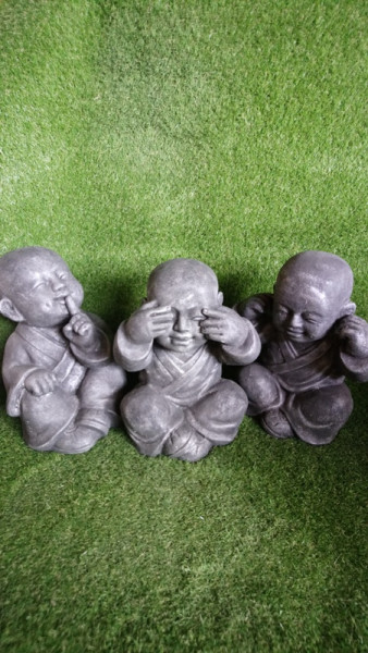 Trois moines sagesse gris argenté