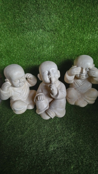 statue trois moines sagesse crème