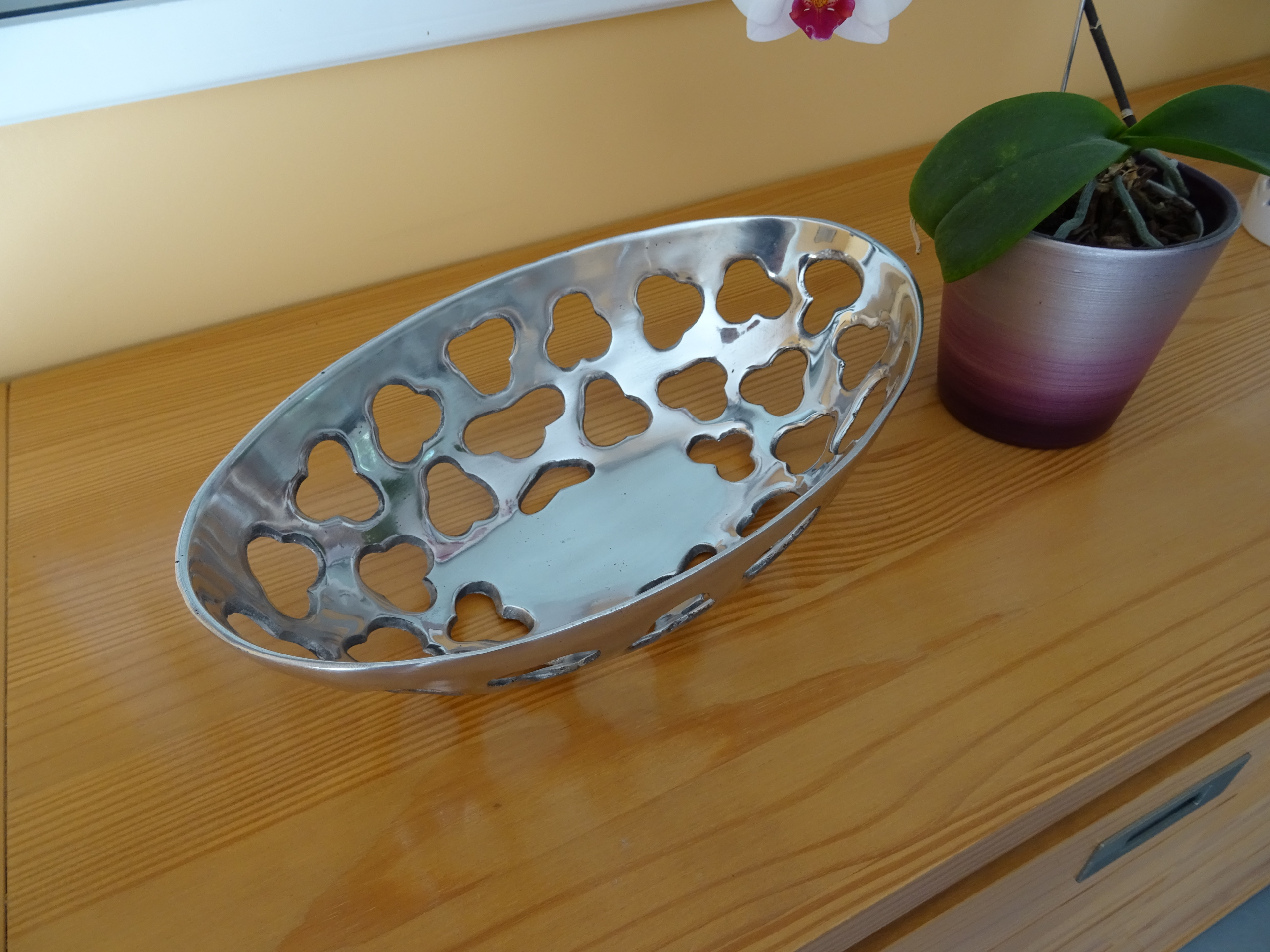 Corbeille à fruits moderne en aluminium poli Stanka - GdeGdesign