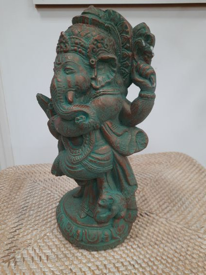 Ganesh Debout