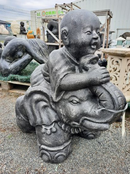 Moine à Dos d'Eléphant